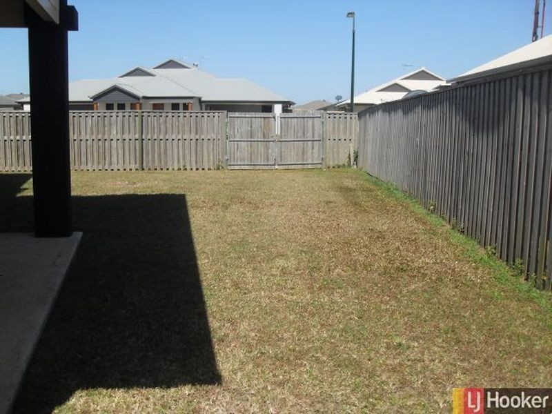 42 Whitehaven Drive, Blacks Beach QLD 4740