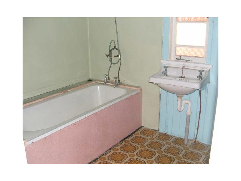 96 Walker Street, Maryborough QLD 4650