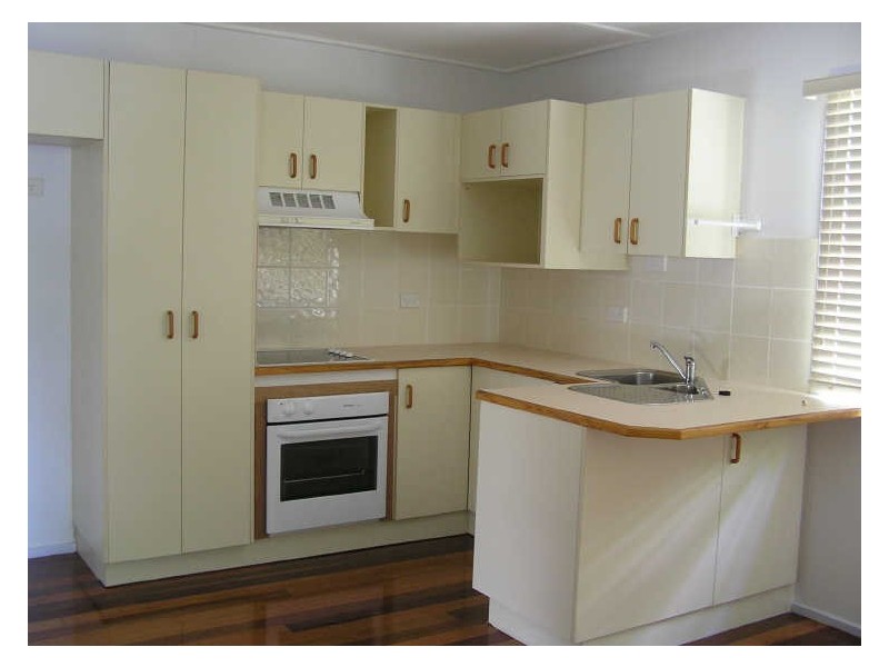 4 Robertson Street, Boonooroo QLD 4650