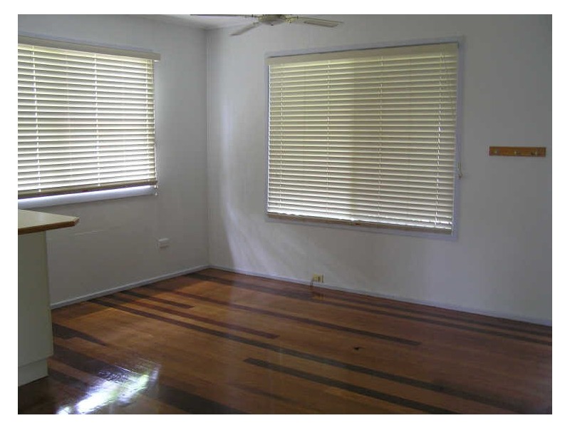 4 Robertson Street, Boonooroo QLD 4650