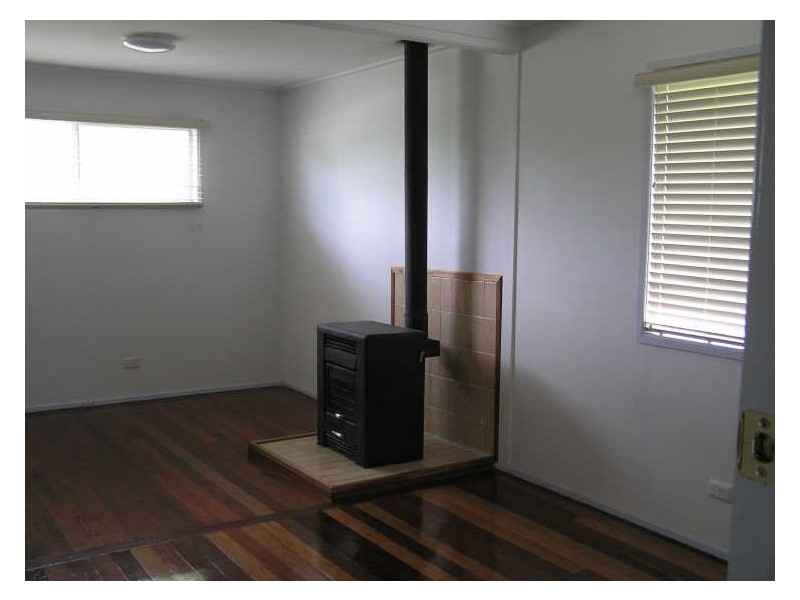 4 Robertson Street, Boonooroo QLD 4650