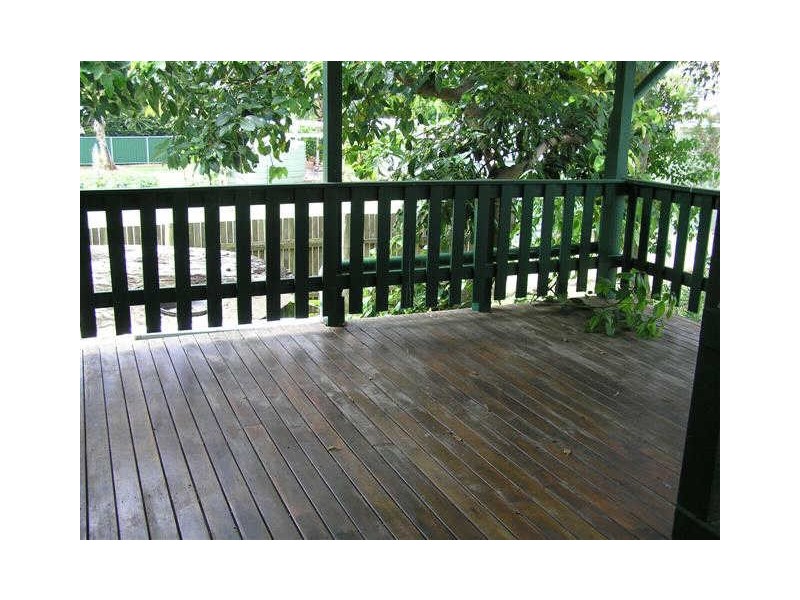 4 Robertson Street, Boonooroo QLD 4650