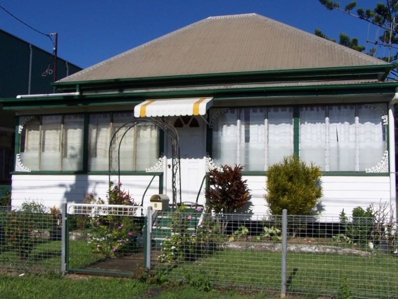 8 Ellena Street, Maryborough QLD 4650