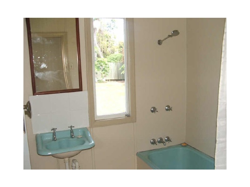 9 Walton Street, Maryborough QLD 4650