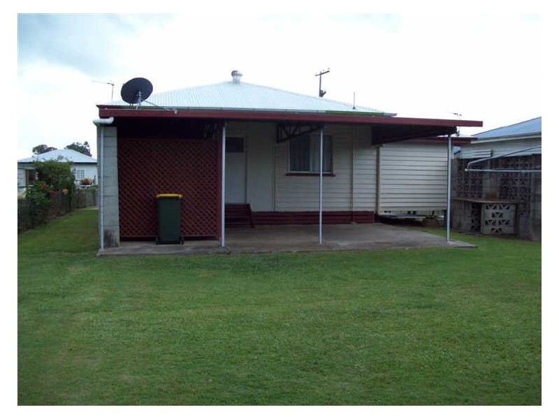 8 Premier Street, Maryborough QLD 4650