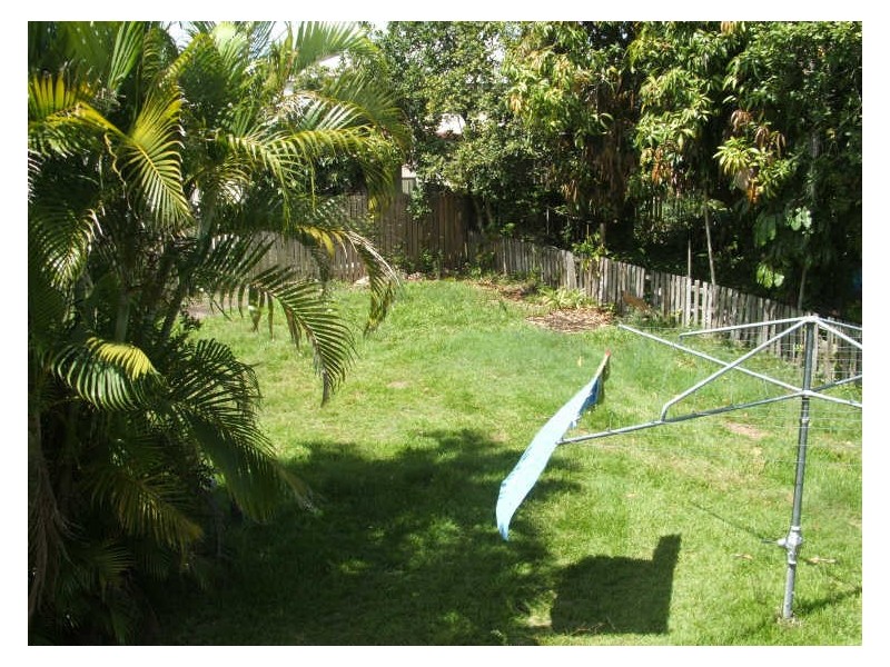15 Nuneaton Street, Maryborough QLD 4650