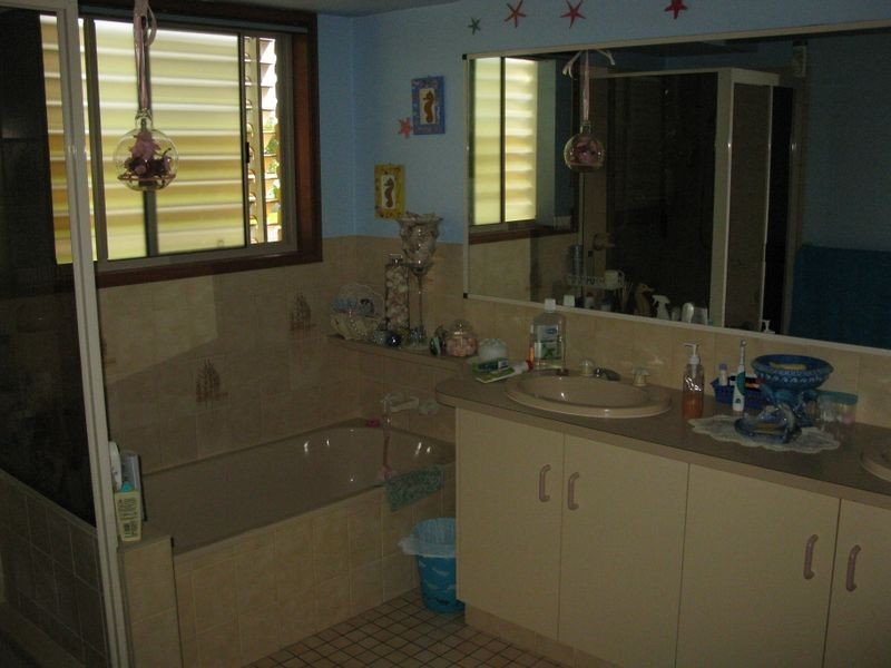 9 Gympie Street, Torbanlea QLD 4662