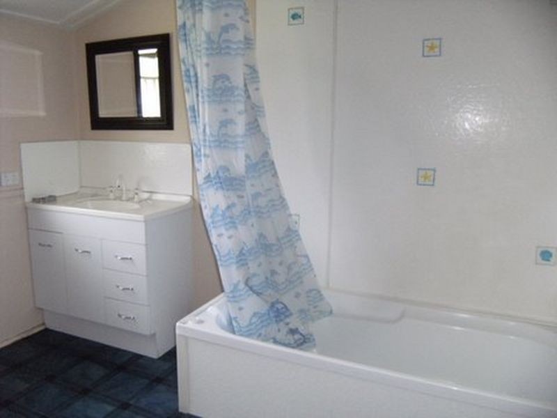 157-159 Cambridge Street, Granville QLD 4650