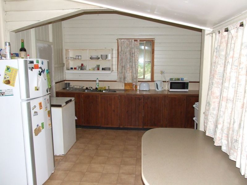 11 Brennan Ave, Maryborough QLD 4650