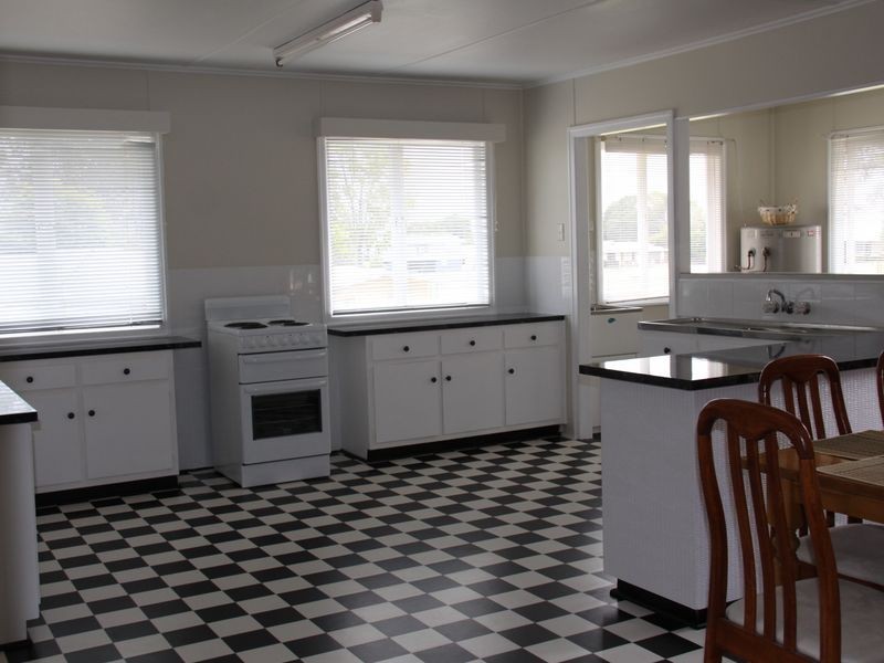 156 Cambridge Street, Granville QLD 4650