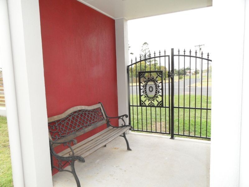 2/24 Wolseley Street, Granville QLD 4650