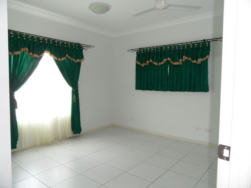 1/24 Wolseley Street, Granville QLD 4650