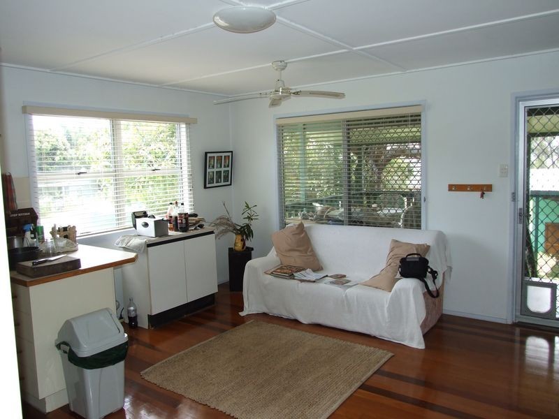 4 Robertson Street, Boonooroo QLD 4650