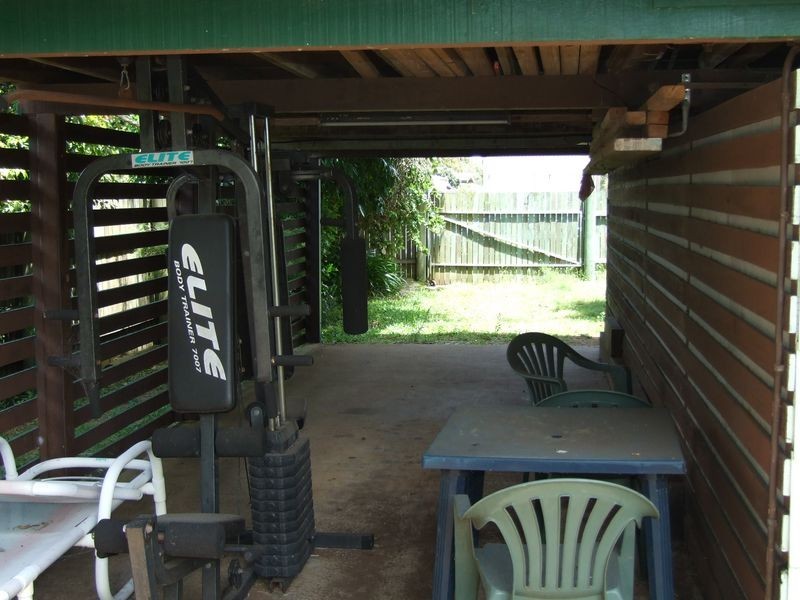 4 Robertson Street, Boonooroo QLD 4650