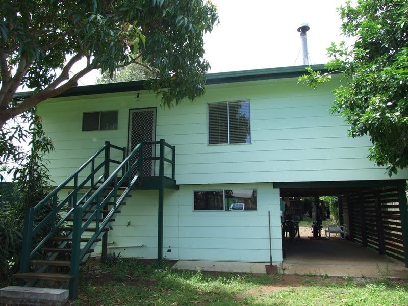 4 Robertson Street, Boonooroo QLD 4650