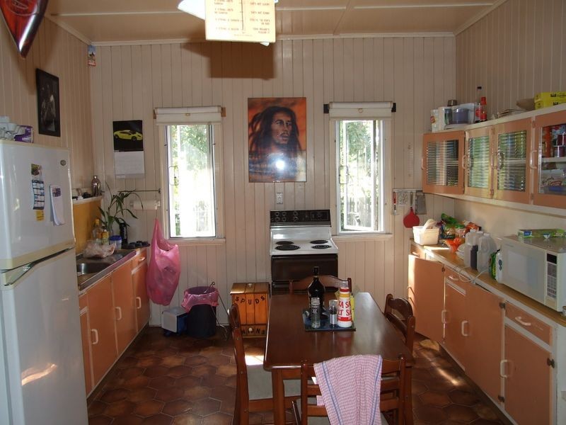 26 Blackbourn, Granville QLD 4650