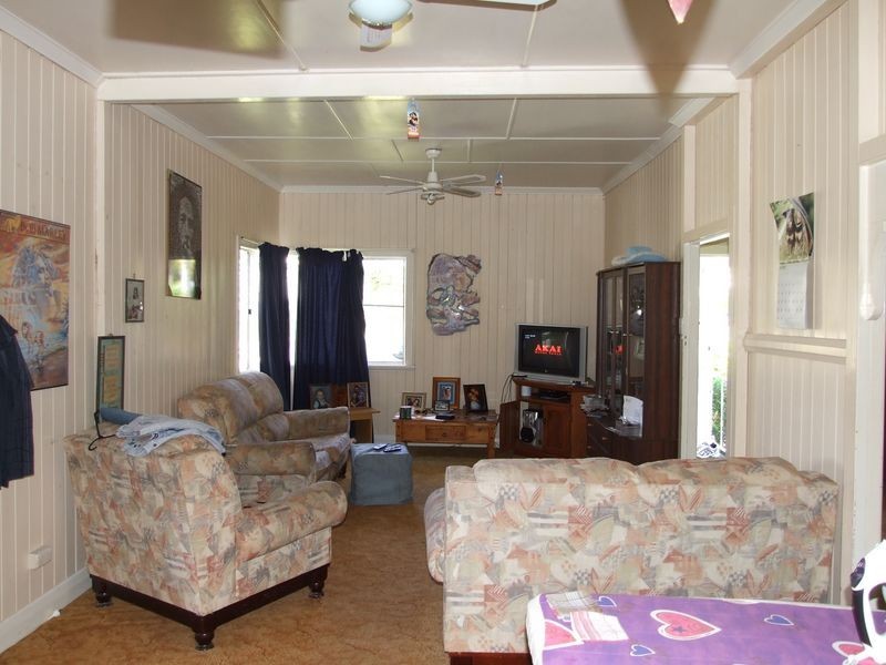 26 Blackbourn, Granville QLD 4650