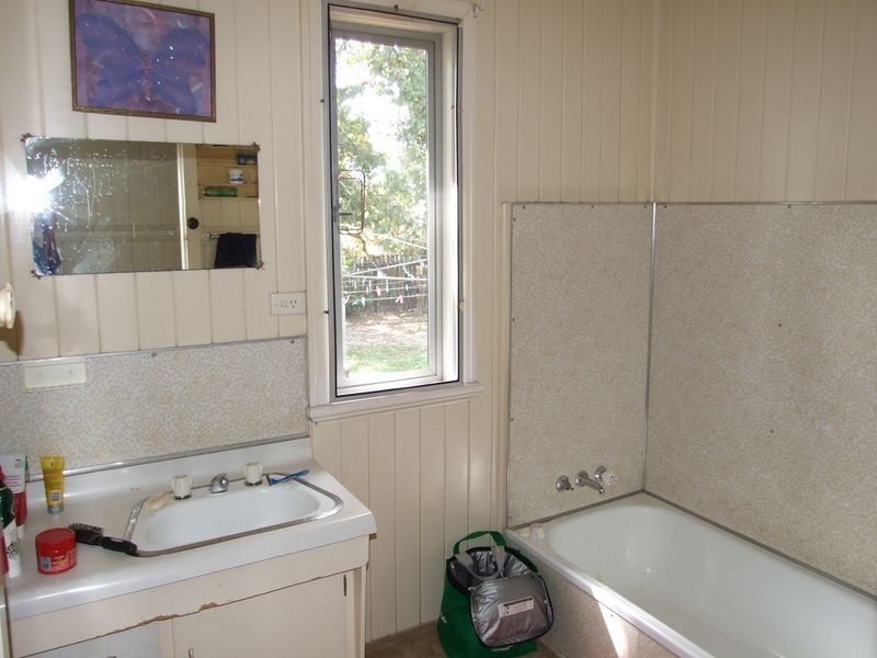 26 Blackbourn, Granville QLD 4650