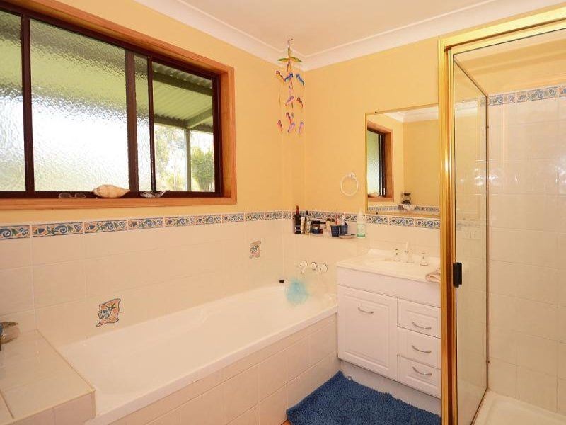 46 Royal Oak Rd, Tiaro QLD 4650