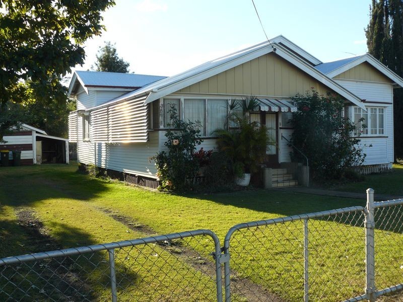 174 Ferry Street, Maryborough QLD 4650
