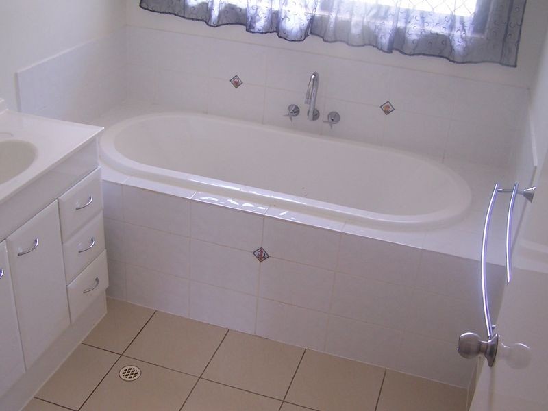 17 Philip Drive, Tinana QLD 4650