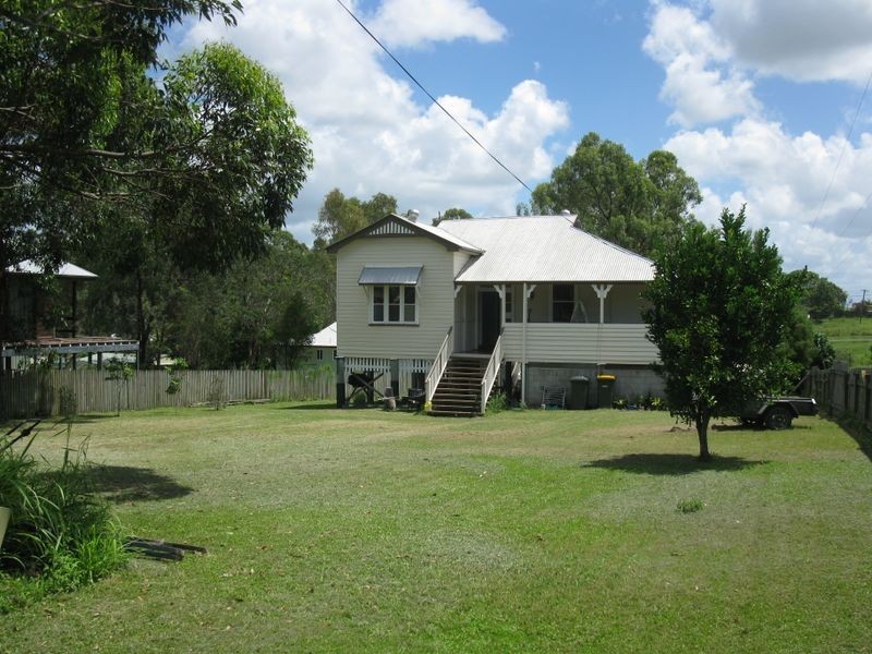 12 Walter Street, Tiaro QLD 4650