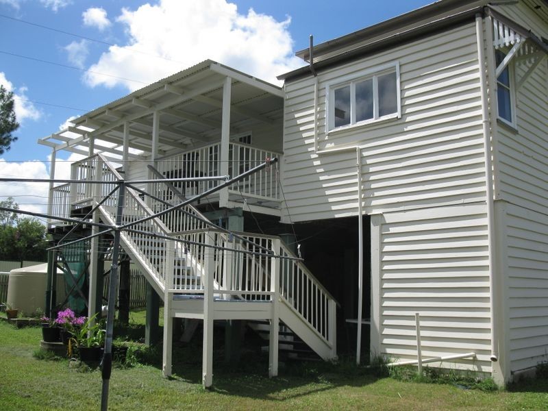 12 Walter Street, Tiaro QLD 4650