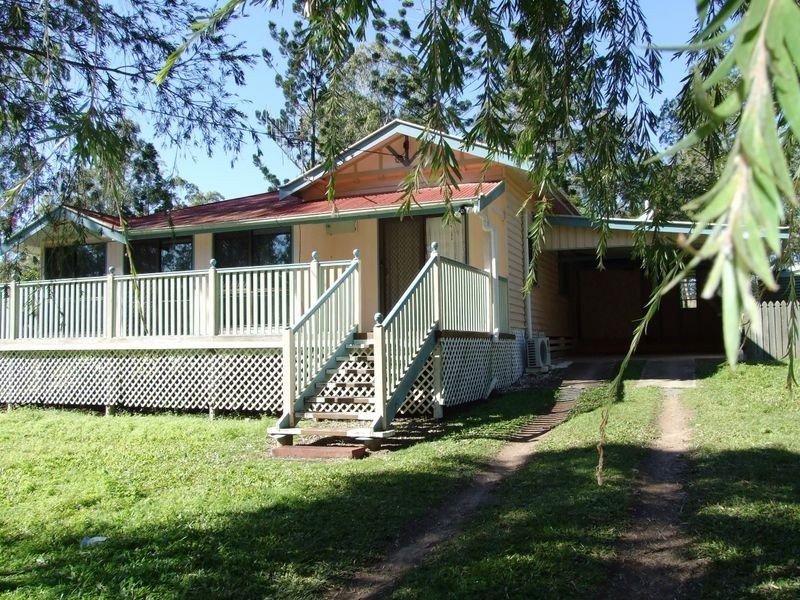 18 Eaton St, Brooweena QLD 4620