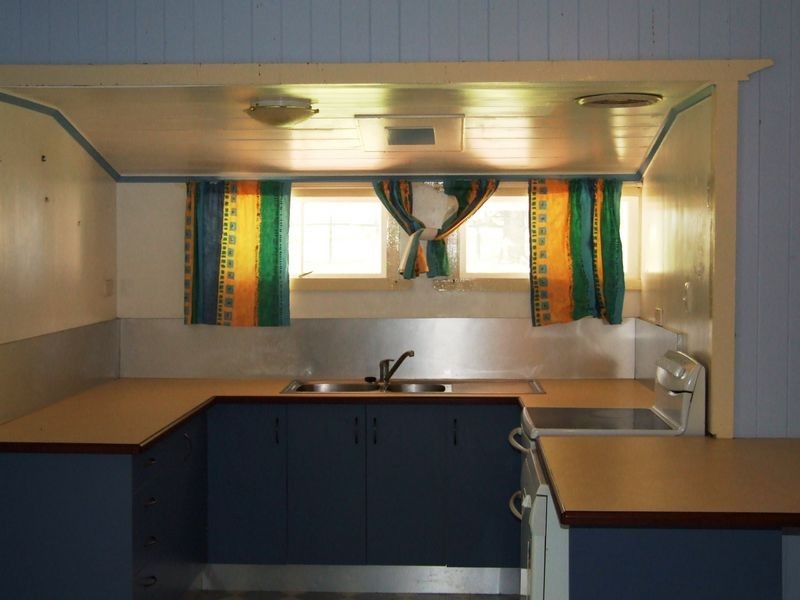 18 Eaton St, Brooweena QLD 4620