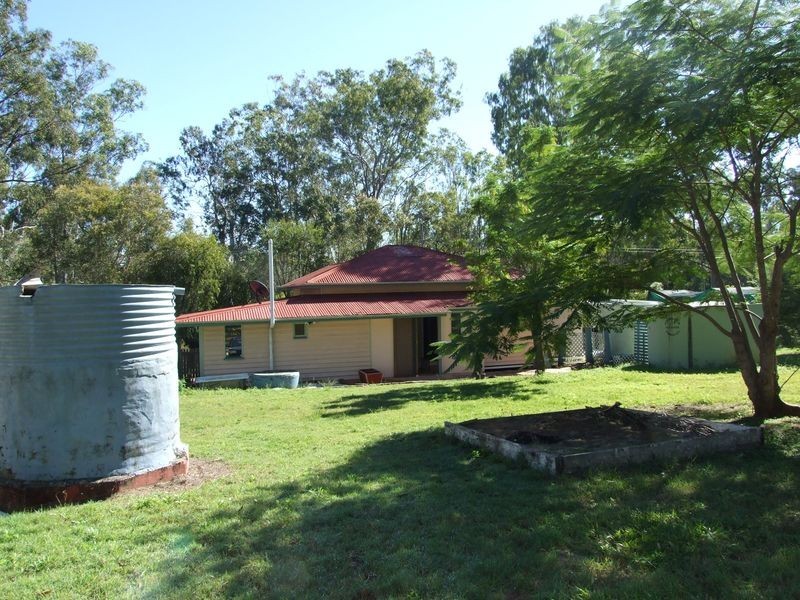 18 Eaton St, Brooweena QLD 4620