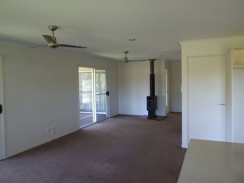 1 Smith Ave, Tiaro QLD 4650