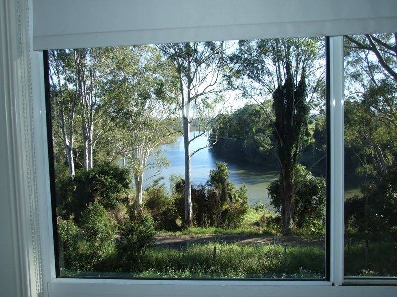 1 Smith Ave, Tiaro QLD 4650