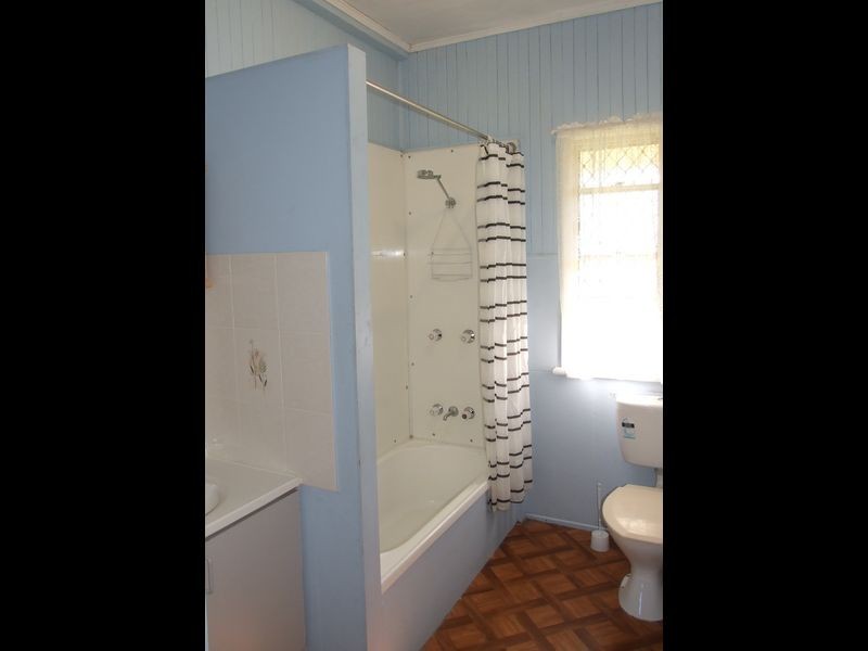 116 Cambridge Street, Granville QLD 4650