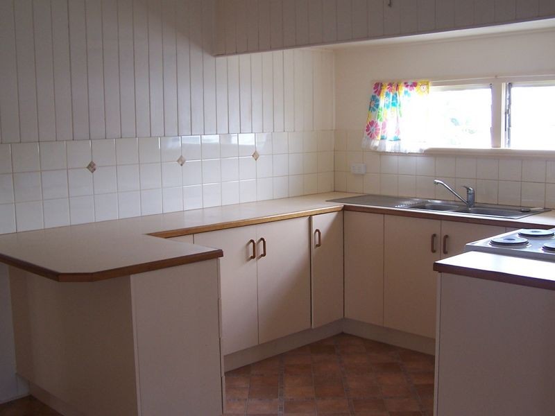 8 Maryborough Street, Granville QLD 4650