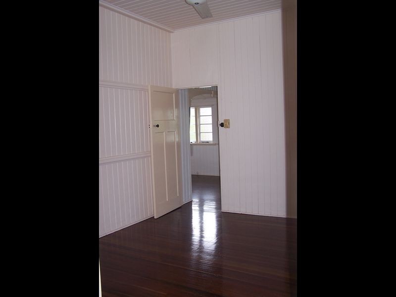 8 Maryborough Street, Granville QLD 4650