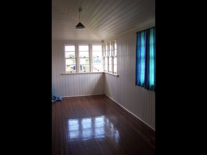 8 Maryborough Street, Granville QLD 4650