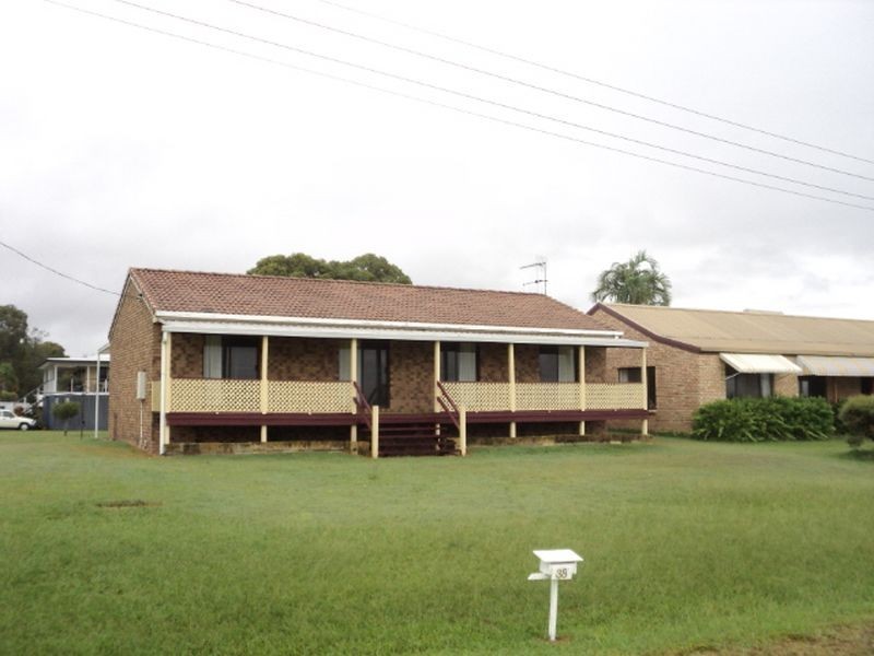 38 The Esplanade, Maaroom QLD 4650