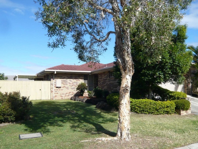 9 Azalea Cr, Fitzgibbon QLD 4018
