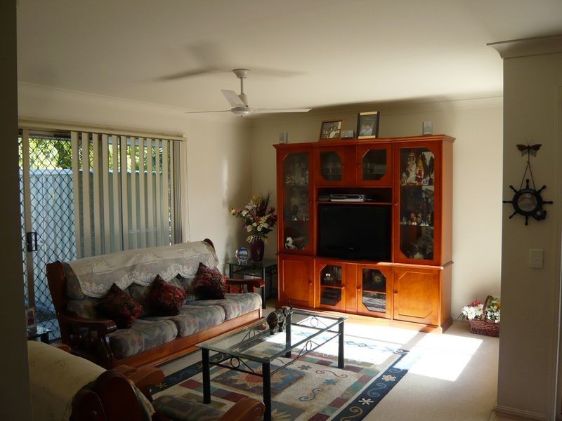 9 Azalea Cr, Fitzgibbon QLD 4018