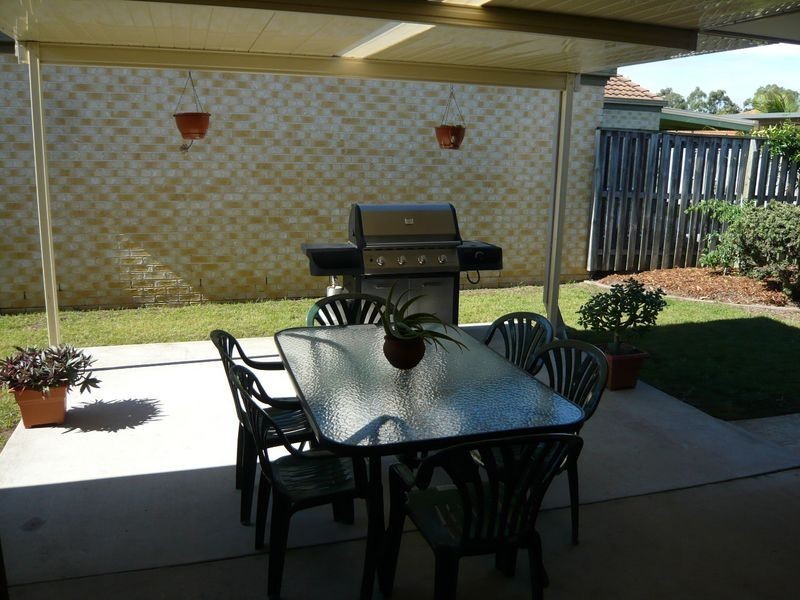 9 Azalea Cr, Fitzgibbon QLD 4018