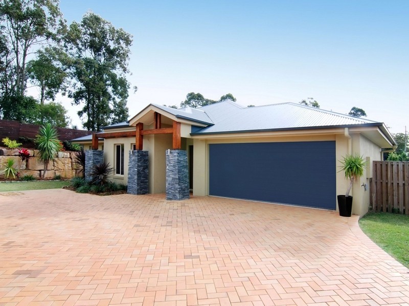 25 Bend Court, Eatons Hill QLD 4037