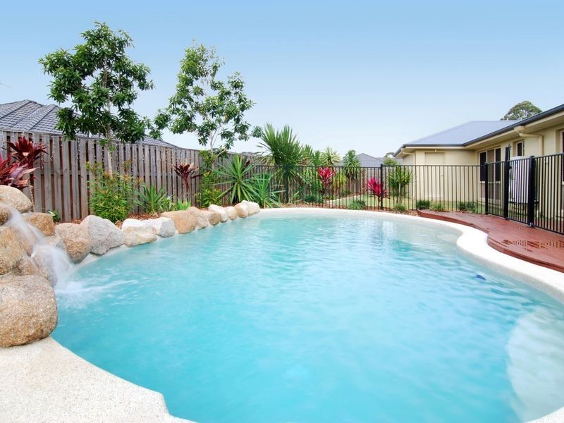 25 Bend Court, Eatons Hill QLD 4037