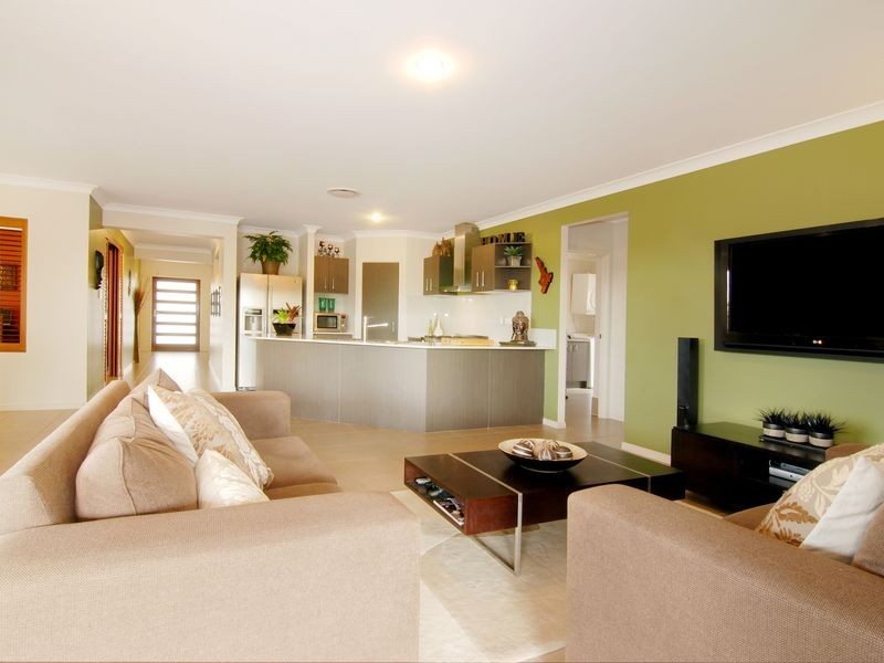 25 Bend Court, Eatons Hill QLD 4037