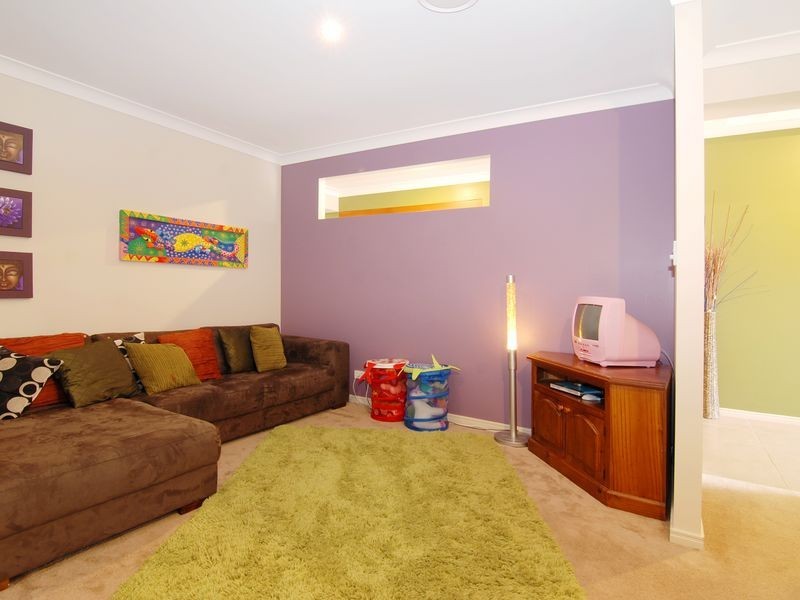 25 Bend Court, Eatons Hill QLD 4037