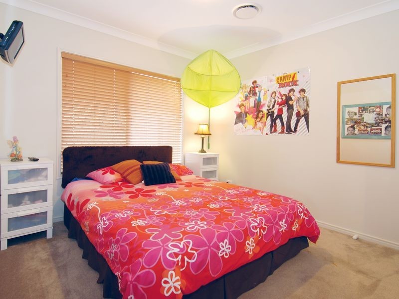 25 Bend Court, Eatons Hill QLD 4037