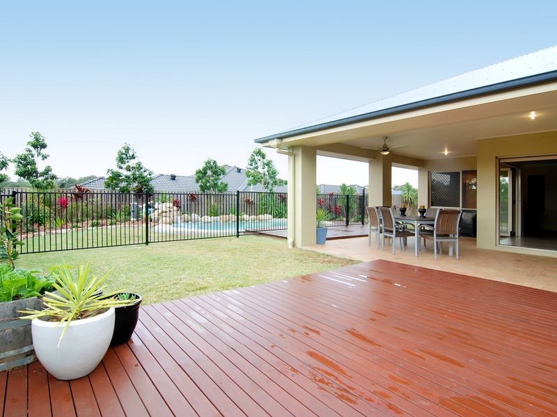 25 Bend Court, Eatons Hill QLD 4037