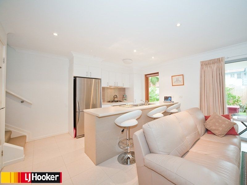 2/47 Lovegrove Street, Zillmere QLD 4034