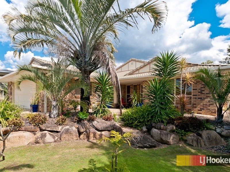 17 Phoenix Court, Eatons Hill QLD 4037