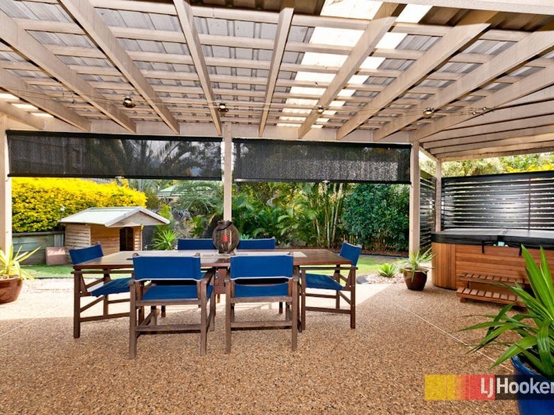 17 Phoenix Court, Eatons Hill QLD 4037