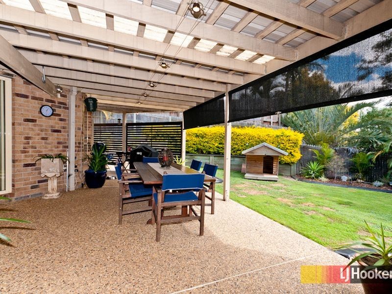 17 Phoenix Court, Eatons Hill QLD 4037